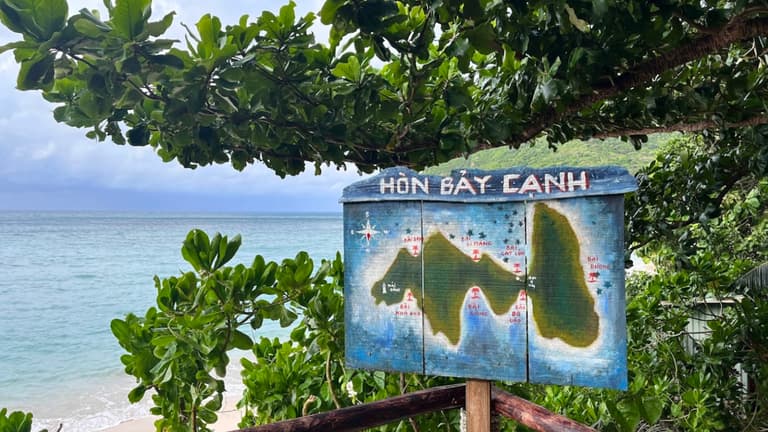 Checkin những bãi biển hoang sơ gần Hòn Bảy Cạnh (Ảnh: Sưu tầm)
