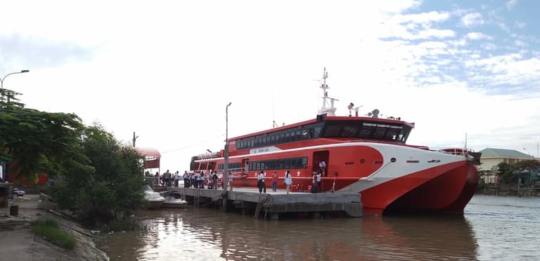 Bến tàu Trần Đề