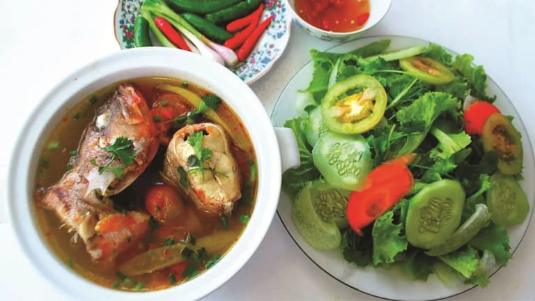 Cá mú đỏ nấu canh chua