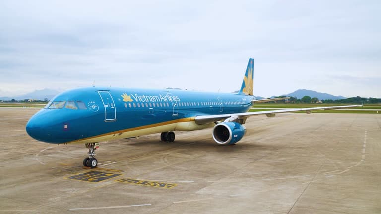 Di chuyển bằng máy bay ra Côn Đảo