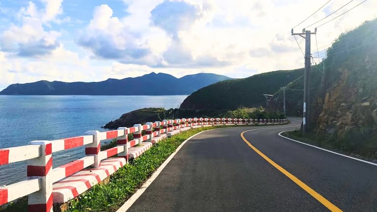 Đường cỏ ống dẫn đến Mũi Chân Chim