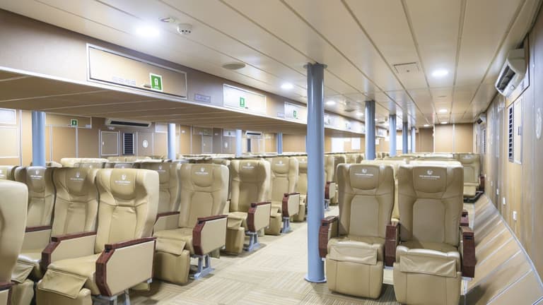 Khoang ghế VIP tàu Vũng Tàu Côn Đảo