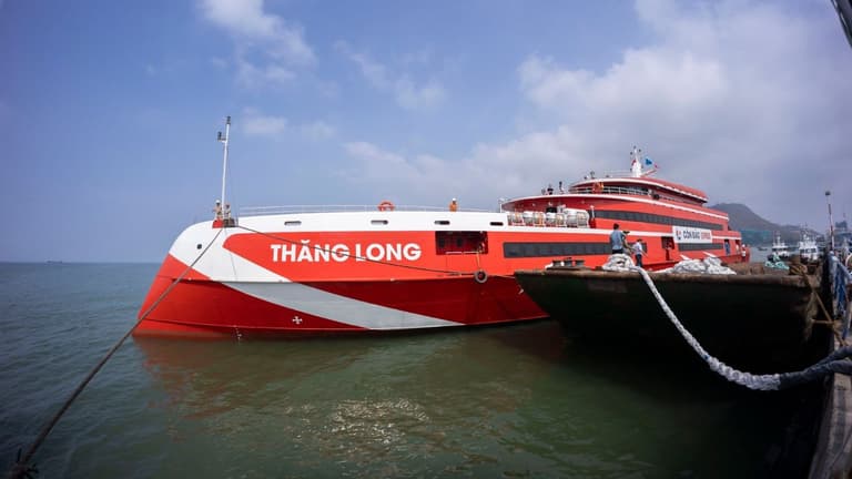 Siêu tàu Thăng Long lớn nhất Việt Nam (Ảnh: Sưu tầm)
