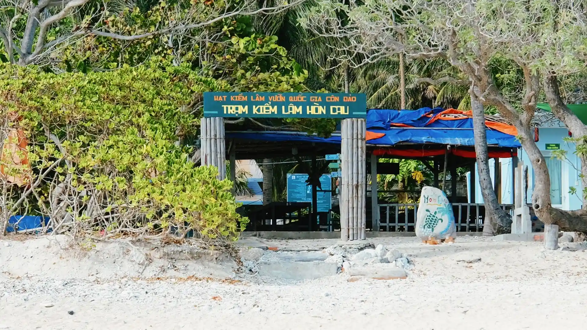 Ghé trạm kiểm lâm tìm hiểu về Hòn Cau