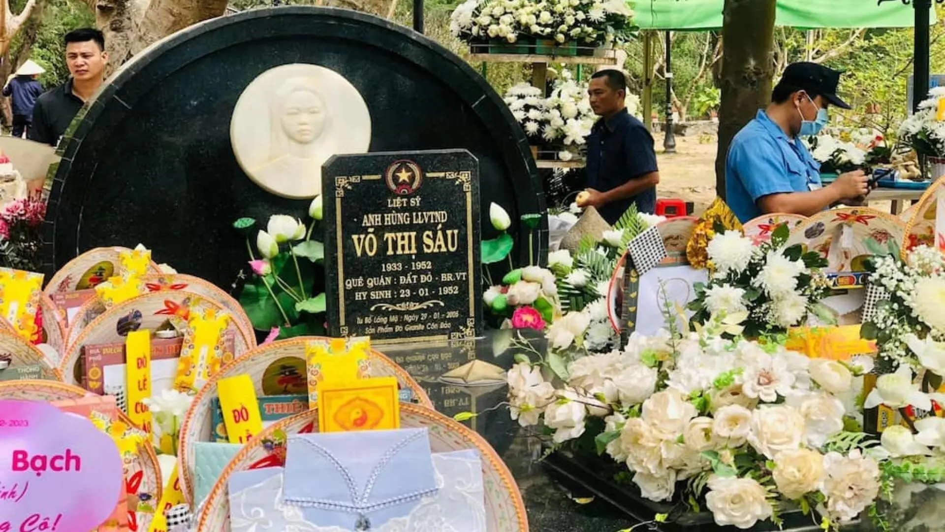 Hành trình tâm linh viếng mộ chị Võ Thị Sáu tại Côn Đảo